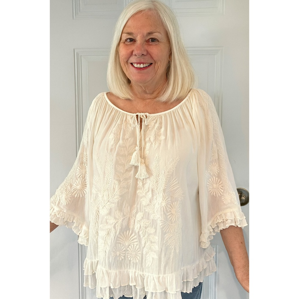 White Akemie & K‎ Anthropologie Blouse  Artsy Flowy Tunic Fairy Whimsy Tassels